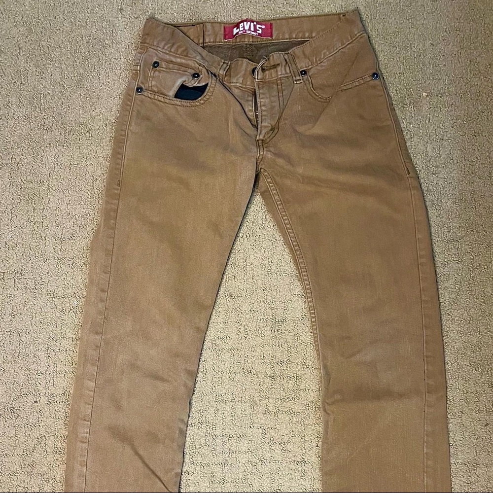 brown levi’s jeans